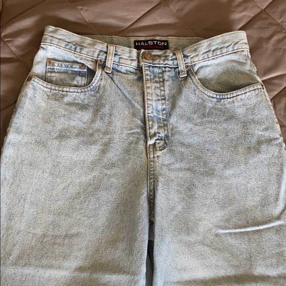Light wash Halston baggie capris